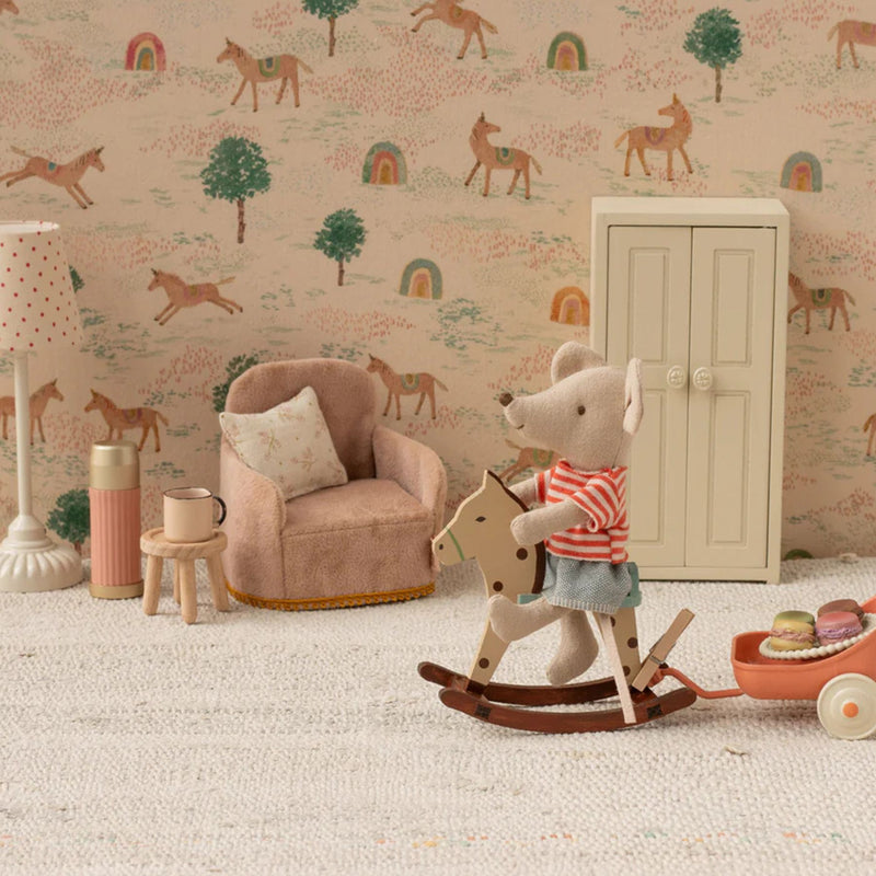 Rocking Horse, Mouse