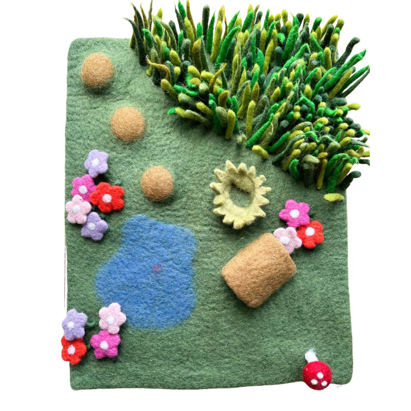 Felt Backyard Bug Play Mat
