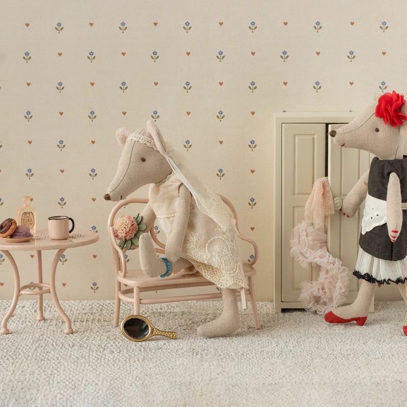 Beautician Mum Mouse, Magnet Hands