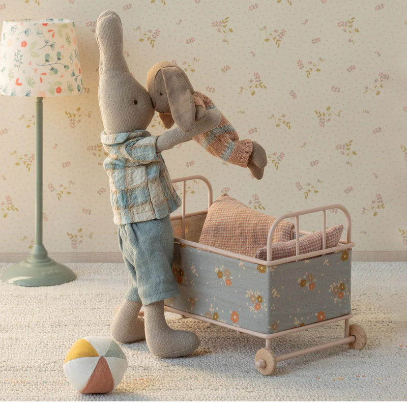 Bunny, Micro with Magnet Hands