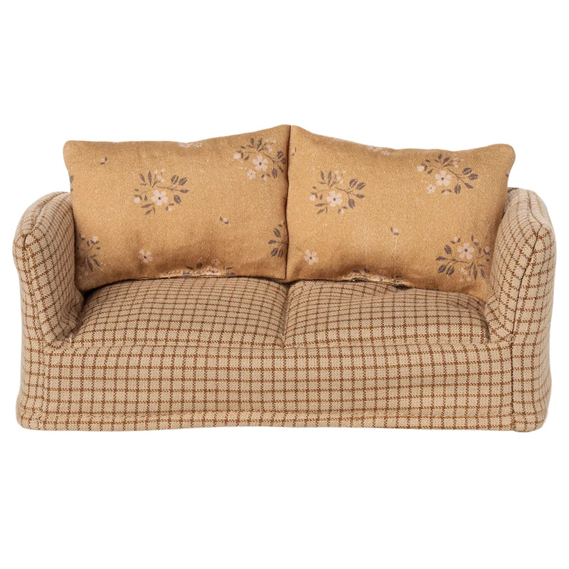Couch, Mouse