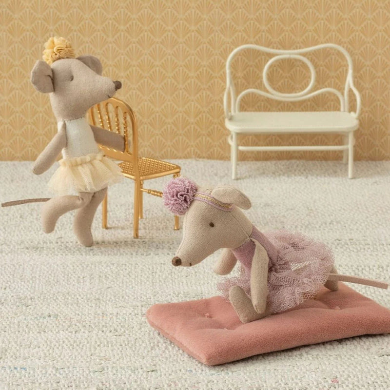 Ballerina Mouse, Little Sister