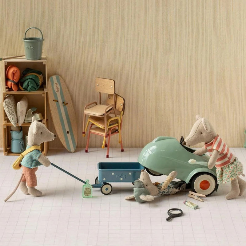 Metal Wagon, Mouse