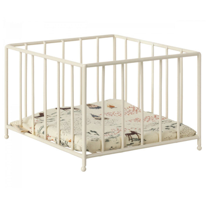 Playpen, Mirco