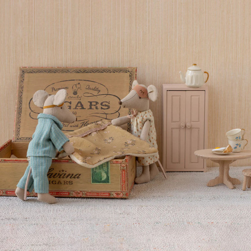 Mum + Dad Mice in Cigarbox