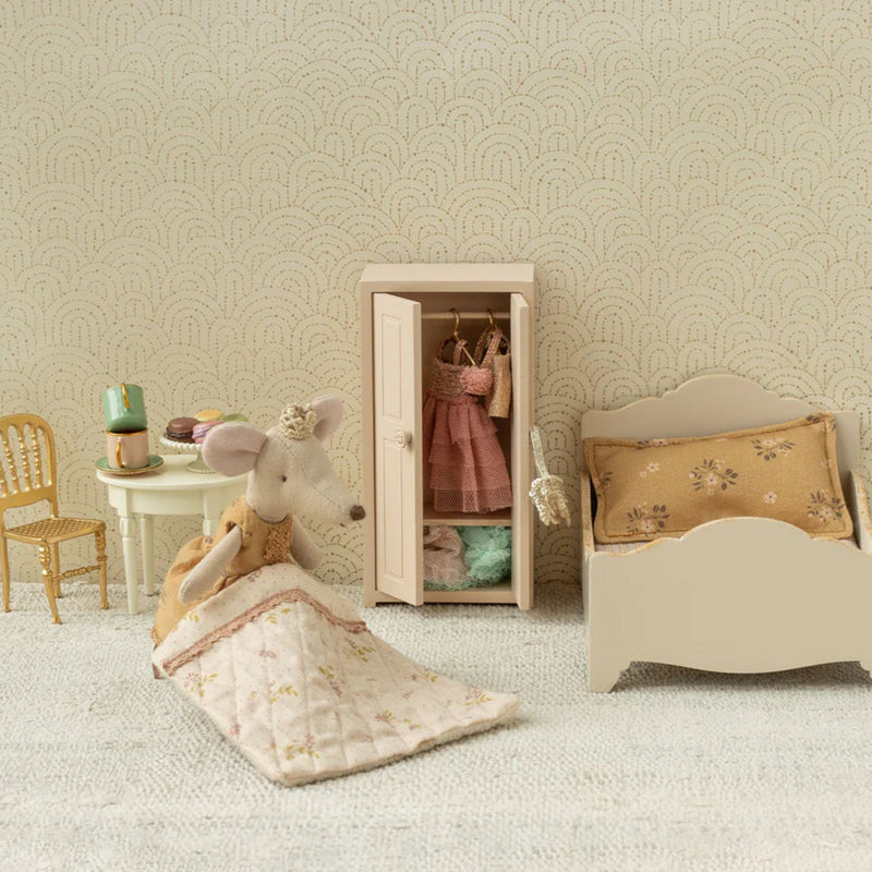 Princess Mouse, Big Sister in Castle Bag