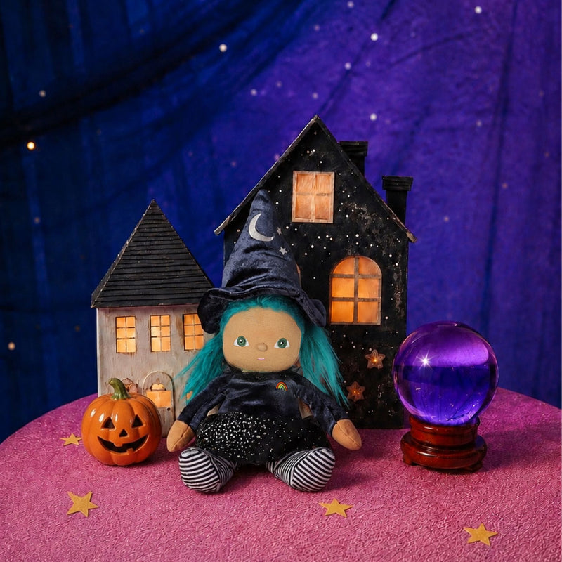 Dinky Dinkum Winnie Witch