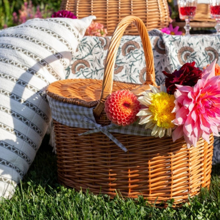 Oval Willow Picnic Basket